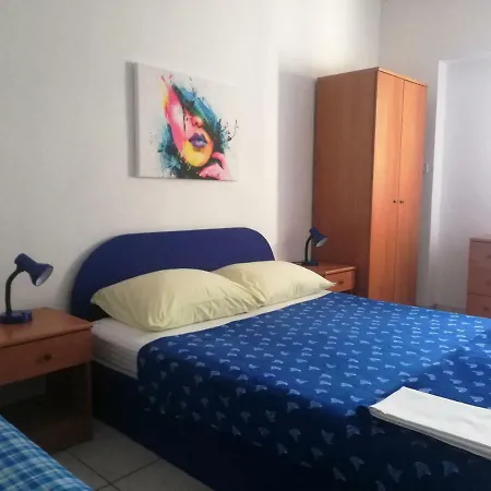Apartment Apartment Jelas *